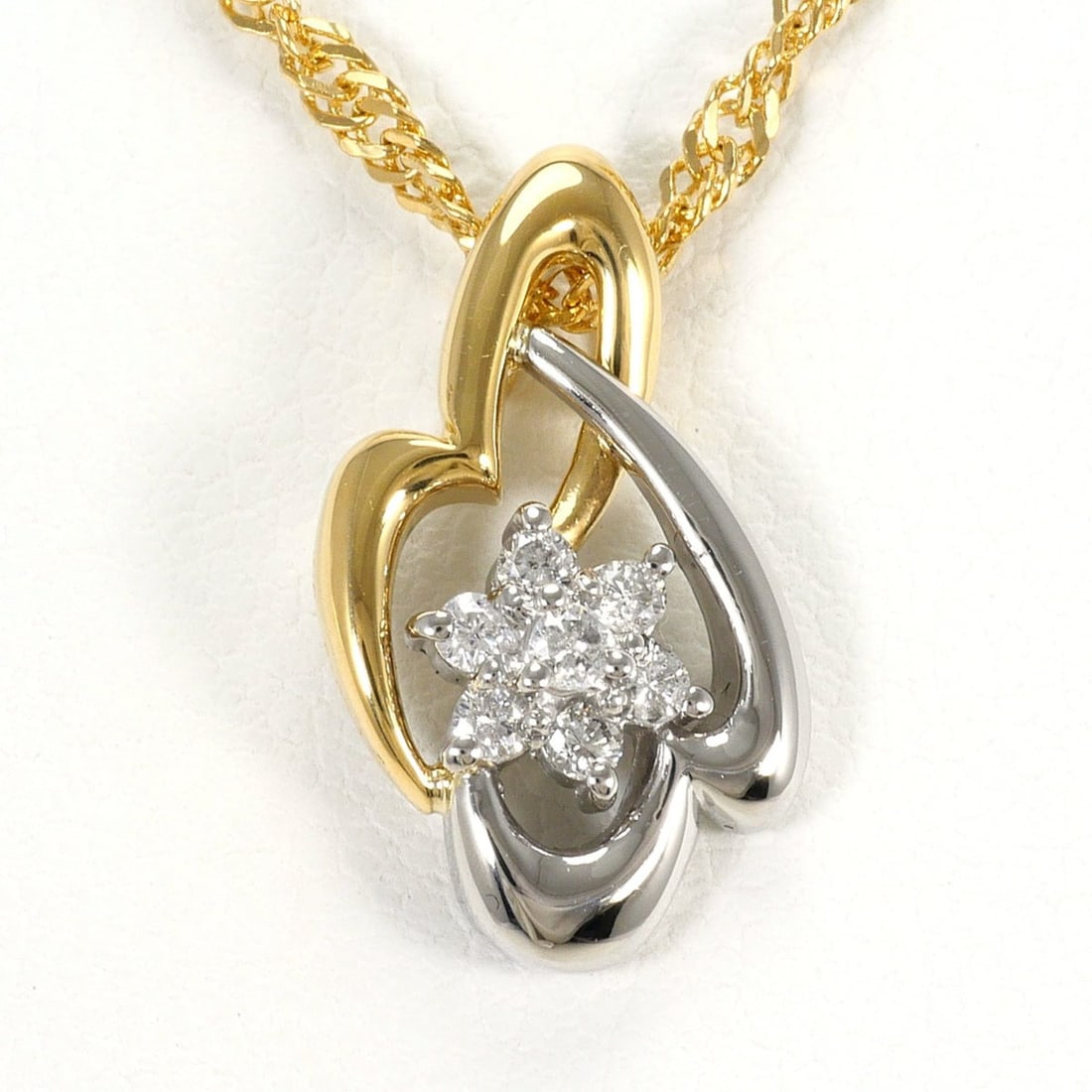 PT850 Platinum 18K Yellow Gold Necklace with 0.11ct Diamond, Total Weight 5.3g, 40cm Length, Jewelry: --- Catalog ---Category: SizeWeight: 5.3g / 0.18oz.Pendant Size: 17mm x 10mm / 0.66'' x 0.39''Neck Circumference: 40 cm / 15.74''Category: DesignColor: Platinum, Yellow goldMetal: Gold, PlatinumStone: