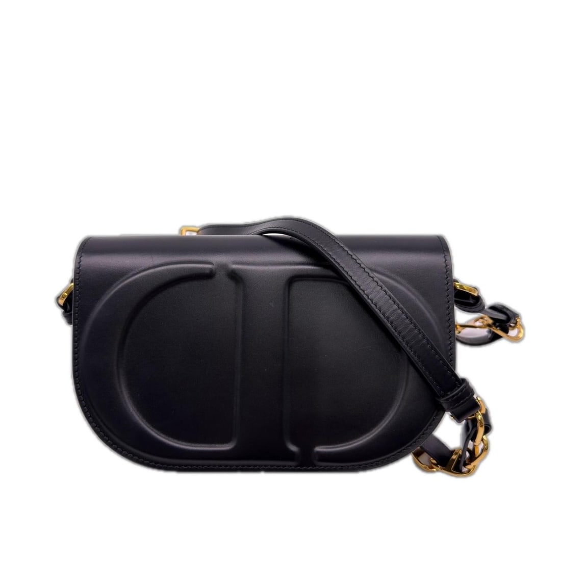 Christian Dior CD Signature Shoulder Bag M9280UZWS900, Black Calf Leather, Women's: --- Catalog ---Category: SizeSize (HxWxD): 14.5cm x 21cm x 4.5cm / 5.7'' x 8.26'' x 1.77''Strap Length: 117cm / 46.06''Category: DesignType: Shoulder bagColor: BlackGender: WomenClosure: MagnetMateria