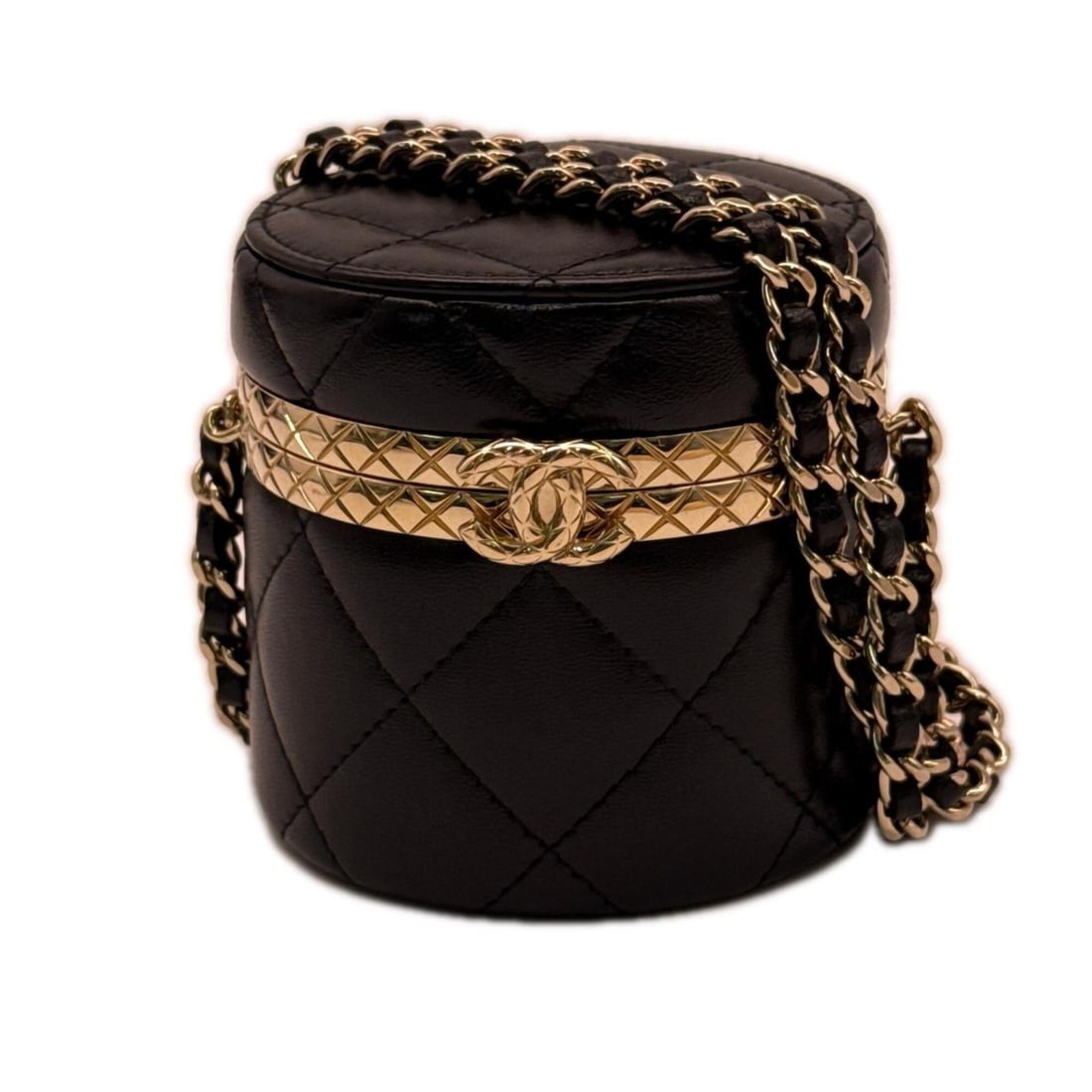 CHANEL Matelassé Chain Shoulder Bag, Black and Gold Lambskin, Women's Bag: --- Catalog ---Category: SizeSize (HxWxD): 9cm x 8.5cm x 8.5cm / 3.54'' x 3.34'' x 3.34''Category: DesignType: Shoulder bagColor: BlackGender: WomenCategory: GeneralBrand: Chanel--- Item List ---Secti