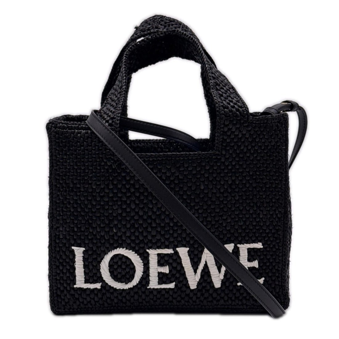 LOEWE Raffia Font Tote Small A685B59X01 Handbag Black White Leather Women's: --- Catalog ---Category: SizeSize (HxWxD): 19.5cm x 24cm x 11cm / 7.67'' x 9.44'' x 4.33''Strap Length: 118cm / 46.45''Handle Length: 30cm / 11.81''Category: DesignType: HandbagColor: Black, WhiteGend