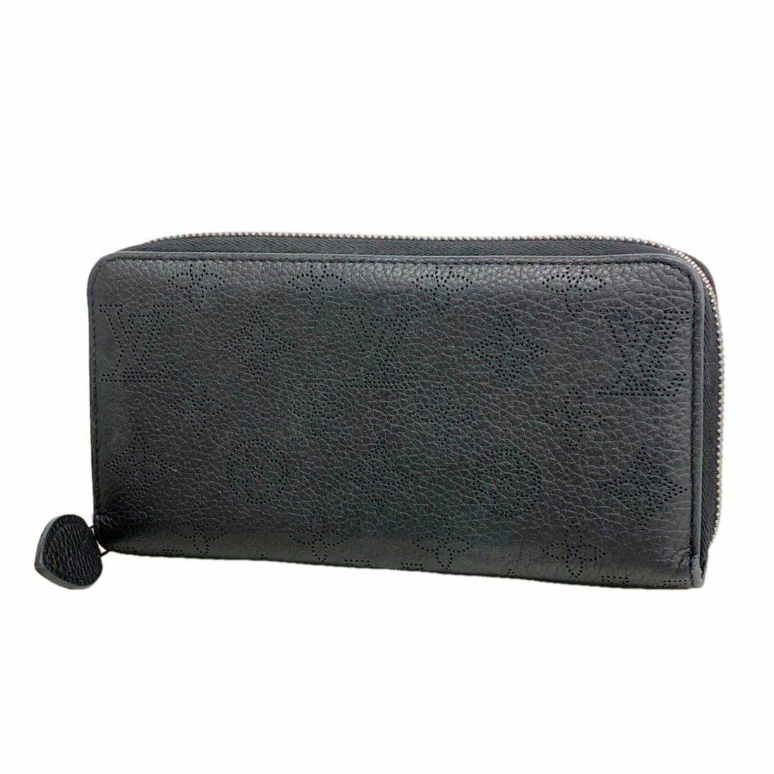 Louis Vuitton Mahina Zippy Wallet M61867 Noir (Men's/Women's): --- Catalog ---Category: SizeSize (HxWxD): 10.5cm x 19.5cm x 2.5cm / 4.13'' x 7.67'' x 0.98''Category: DesignType: Long wallet (bi-fold)Color: NoirGender: Men,WomenCategory: GeneralMPN: M61867Brand: L