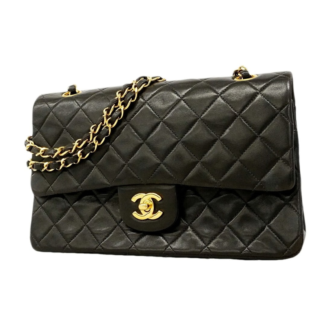 Chanel Matelassé Shoulder Bag, Double Flap, Chain, Lambskin, Black, Women's: --- Catalog ---Category: SizeSize (HxWxD): 17cm x 25.5cm x 7cm / 6.69'' x 10.03'' x 2.75''Category: DesignType: Shoulder bagColor: BlackGender: WomenMaterial: Leather Hardware Color: GoldLeather/Fur T