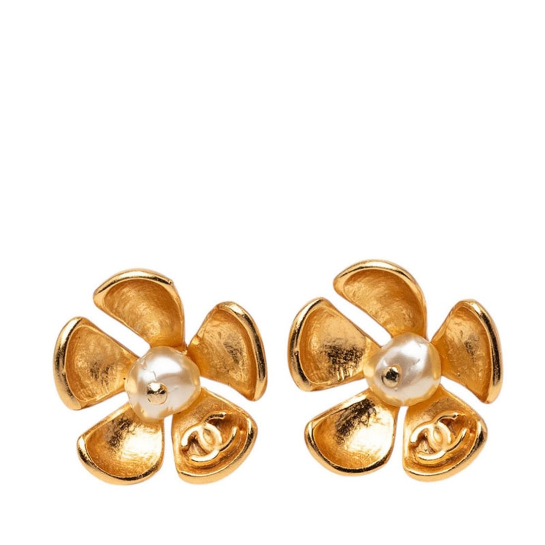 Chanel Coco Mark Stud Earrings Flower 03P Gold Plated Faux Pearl Women's CHANEL: --- Catalog ---Category: SizeSize (HxWxD): 18.90mm x 18.50mm / 0.74'' x 0.73''Category: DesignType: Stud earringsColor: GoldGender: WomenMaterial: Artificial pearl, Gold platingCategory: GeneralBrand: