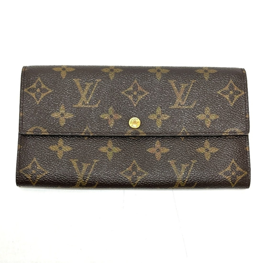 LOUIS VUITTON M61725 Pochette Porte Monnaie Credit Bi-fold Long Wallet Monogram Canvas Women's Brown: --- Catalog ---Category: SizeSize (HxWxD): 10.5cm x 19cm x 2cm / 4.13'' x 7.48'' x 0.78''Category: DesignType: Long wallet (bi-fold)Color: Brown, Galle, MonogramGender: WomenMaterial: Monogram Categor