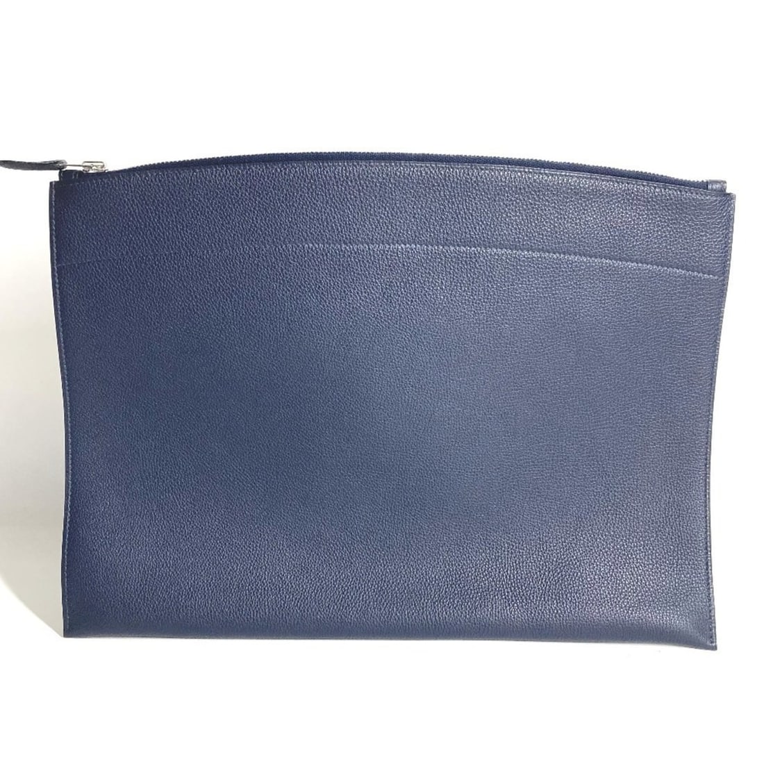 HERMES Pochette Bazaar GM (Handbag, Pouch, Clutch Bag) - Togo Leather, Men's & Women's, Blue Nuit: --- Catalog ---Category: SizeSize (HxWxD): 27.5cm x 37.5cm / 10.82'' x 14.76''Category: DesignType: Clutch bag, Handbag, Pochette, PouchColor: Blue nuitGender: Men,WomenMaterial: Togo leather