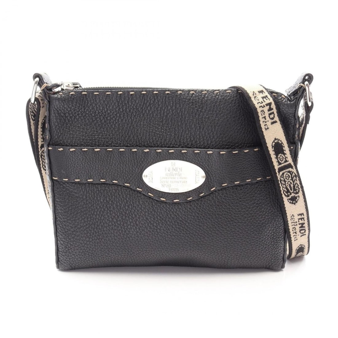 Fendi Selleria Shoulder Bag/Handbag, Leather, Women's, Black: --- Catalog ---Category: SizeSize (HxWxD): 21cm x 25cm x 2cm / 8.26'' x 9.84'' x 0.78''Category: DesignType: Handbag, Shoulder bagColor: BlackGender: WomenMaterial: Leather Category: GeneralBrand: Fen