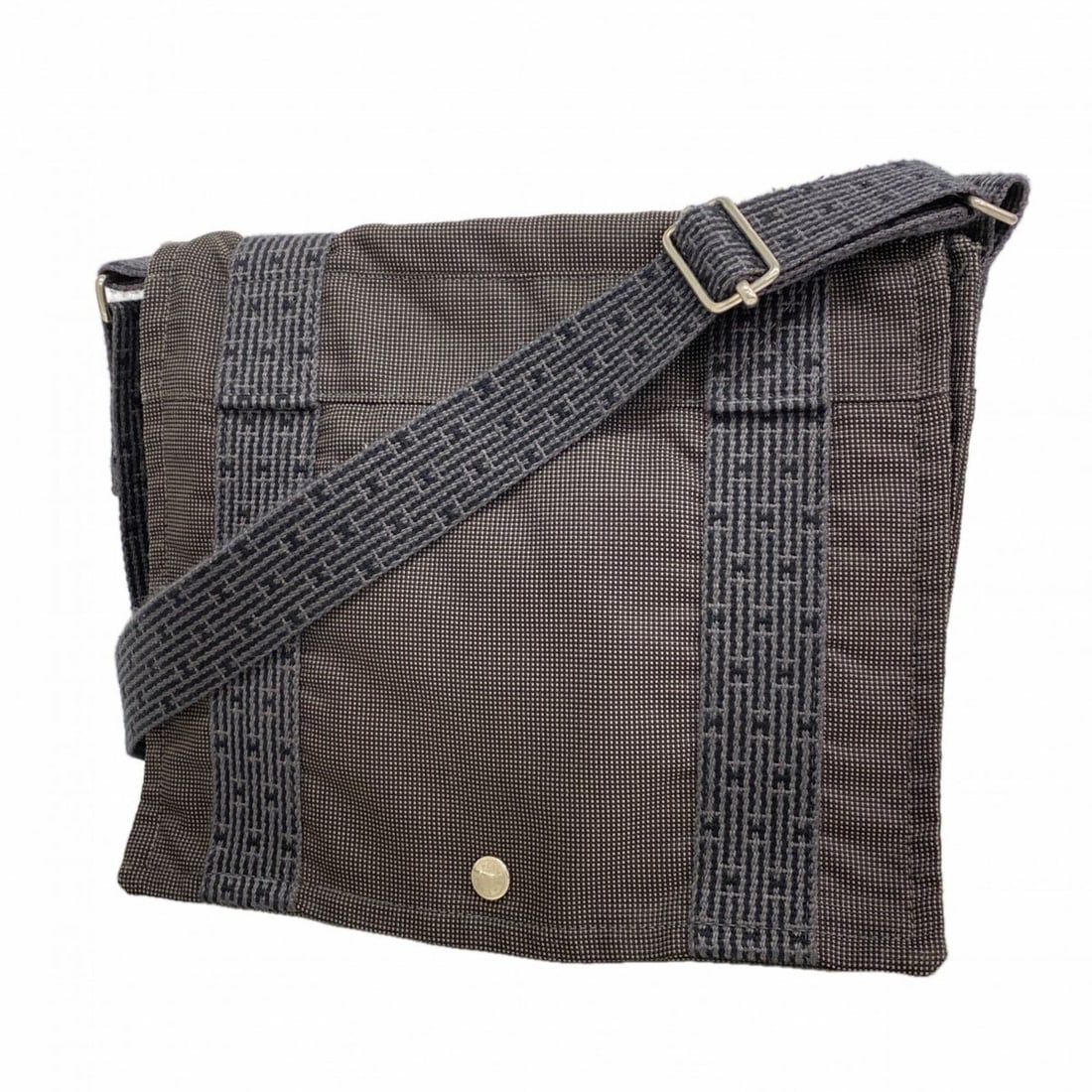 Hermes Shoulder Bag, Herline Bassas PM, Canvas, Gray, Men's & Women's: --- Catalog ---Category: SizeSize (HxWxD): 33cm x 43cm x 10cm / 12.99'' x 16.92'' x 3.93''Category: DesignType: Shoulder bagColor: GrayGender: Men,WomenMaterial: Canvas Hardware Color: SilverCategory: