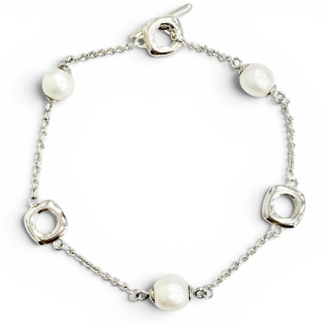TIFFANY&Co. Tiffany Square Anchor Chain Freshwater Pearl Bracelet, 925 Sterling Silver, White,: --- Catalog ---Category: SizeLength: 16cm / 6.29''Category: DesignType: Charm braceletColor: Silver, WhiteStone: Freshwater pearlGender: WomenMaterial: Silver 925Category: GeneralBrand: Tiffany--- Ite