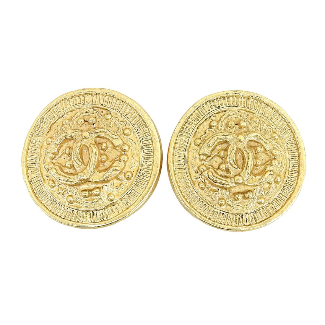 CHANEL Vintage 94A GP Coco Mark Round Earrings (Pair) - Gold Made in France Women's Comes with Box: --- Catalog ---Category: SizeSize (HxWxD): 25.00mm x 25.00mm / 0.98'' x 0.98''Category: DesignType: Clip earringsColor: GoldGender: WomenMaterial: Gold platingCategory: GeneralMPN: 94ABrand: ChanelCou