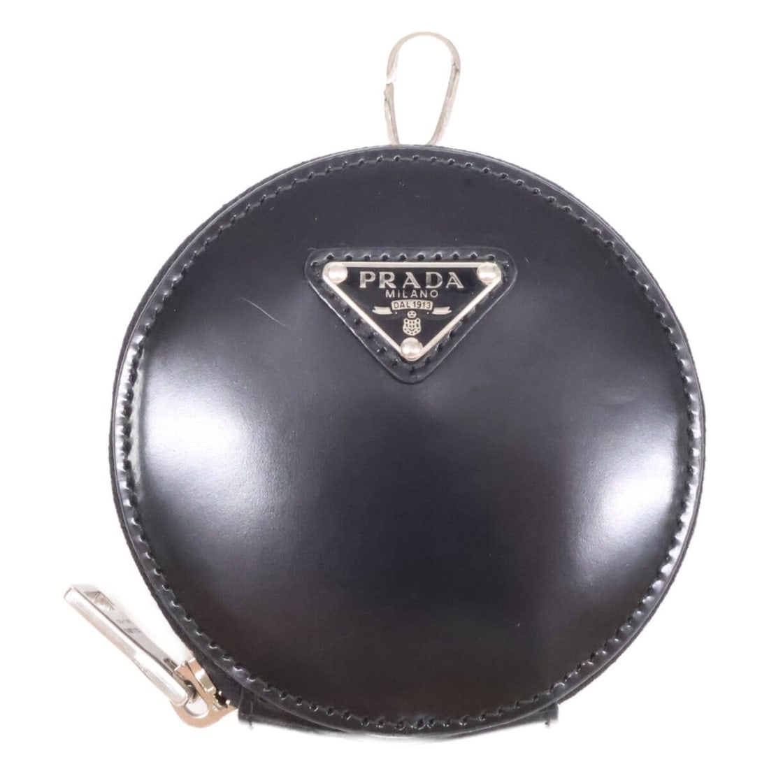 PRADA 1TL431 Triangle Logo Round Wallet/Coin Case, Black, Women's: --- Catalog ---Category: SizeSize (HxWxD): 8.5cm x 8.5cm x 1.5cm / 3.34'' x 3.34'' x 0.59''Category: DesignType: Coin purse/coin caseColor: BlackGender: WomenMaterial: Leather Category: GeneralBrand: 