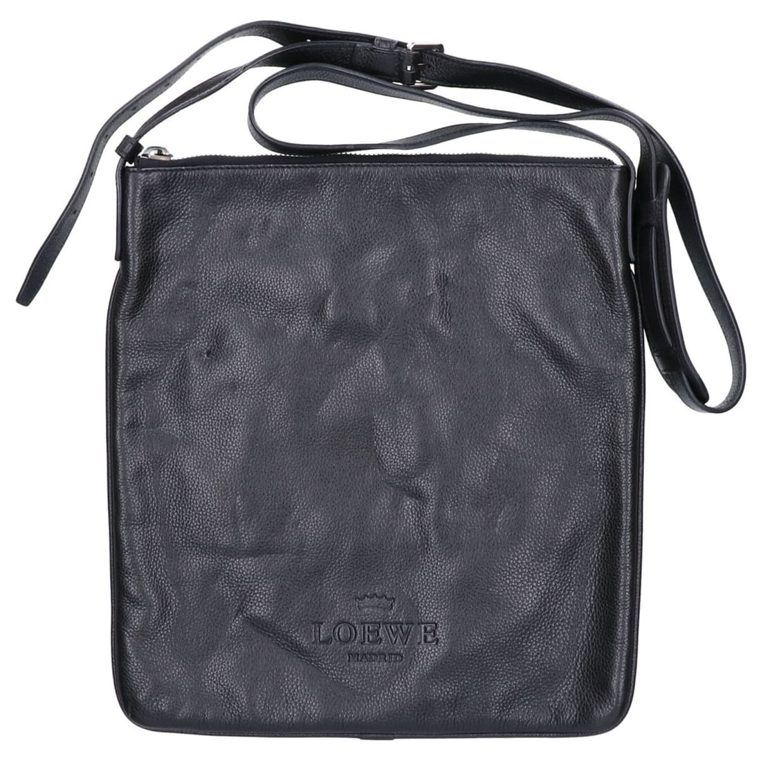 LOEWE Leather Logo Embossed Heritage Messenger Bag Shoulder Black Men's: --- Catalog ---Category: SizeSize (HxWxD): 33.5cm x 31.5cm x 1cm / 13.18'' x 12.4'' x 0.39''Category: DesignType: Messenger bag, Shoulder bagColor: BlackGender: MenMaterial: Leather Category: GeneralB