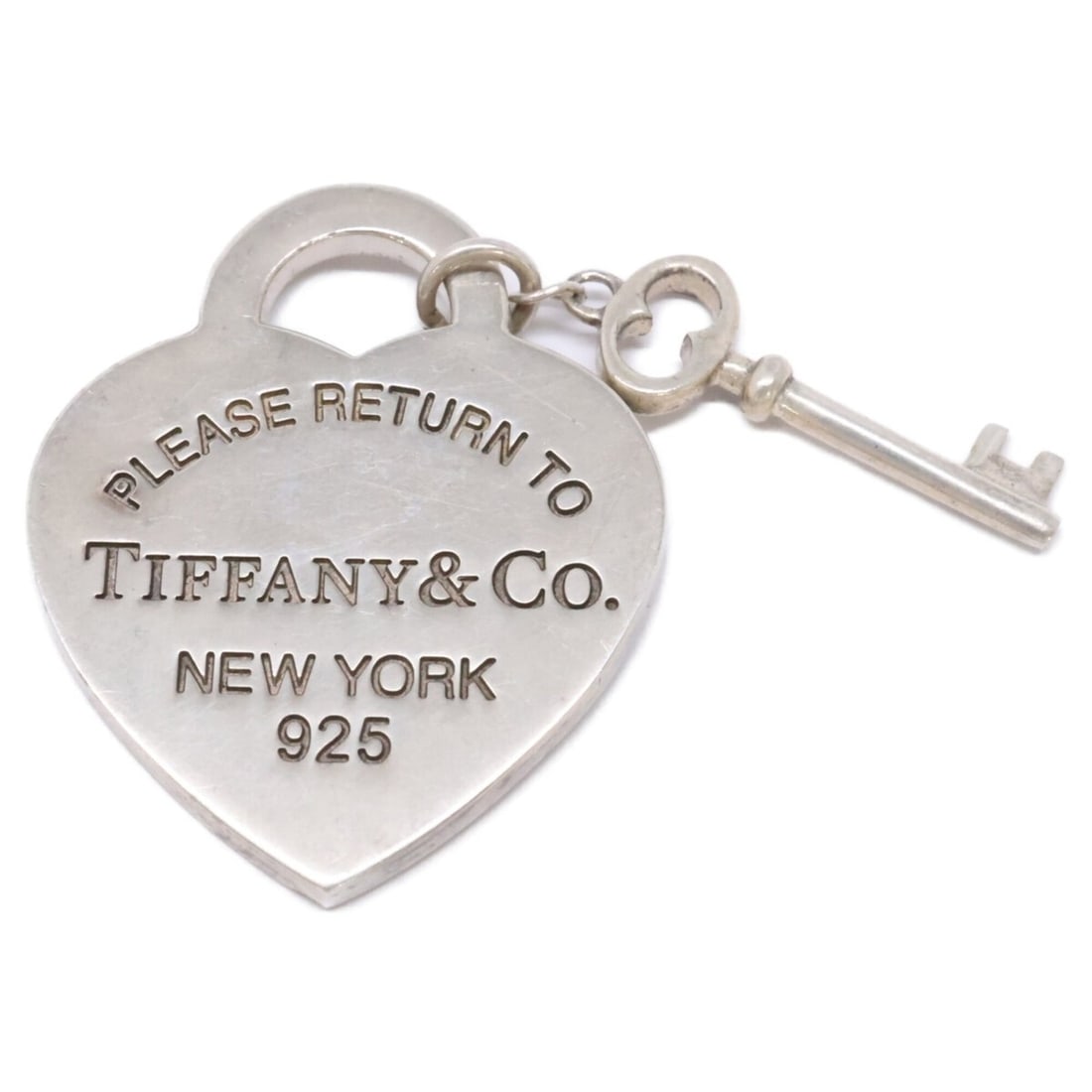 TIFFANY&Co. Tiffany 925 Return to Heart Tag Key Pendant Top, Silver, Women's: --- Catalog ---Category: SizePendant Size: 25mm x 20mm / 0.98'' x 0.78''Category: DesignColor: SilverGender: WomenMaterial: Silver 925Necklace Type: PendantCategory: GeneralBrand: Tiffany--- Item List