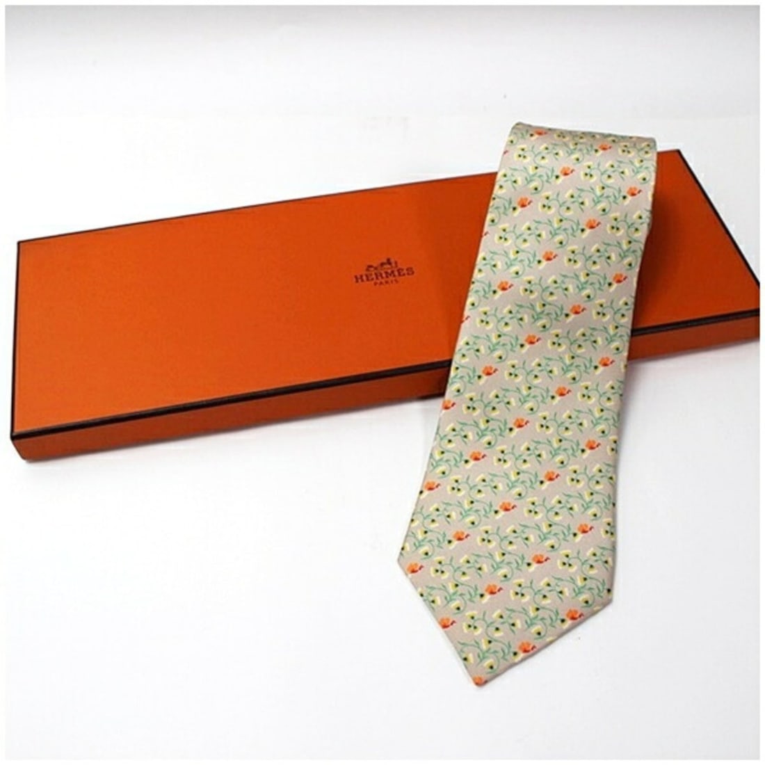 Hermes Silk Tie for Men: --- Catalog ---Category: SizeWidth: 9.5cm / 3.74''Category: DesignType: CravatColor: IvoryGender: Men,WomenMaterial: Silk Category: GeneralBrand: Hermes--- Item List ---Section: ConditionRanking: Rank