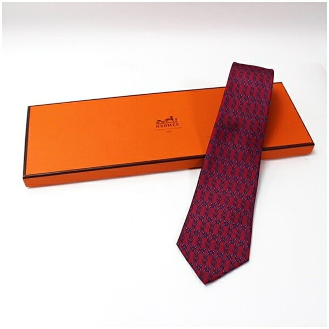 Hermes Silk Tie for Men: --- Catalog ---Category: SizeWidth: 8.5cm / 3.34''Category: DesignType: CravatColor: Red colorGender: Men,WomenMaterial: Silk Category: GeneralBrand: Hermes--- Item List ---Section: ConditionRanking: 