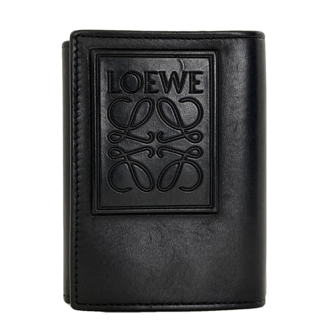 Loewe Anagram Patch Tri-fold Wallet, Calfskin, Women's: --- Catalog ---Category: SizeSize (HxWxD): 10cm x 8cm x 3cm / 3.93'' x 3.14'' x 1.18''Category: DesignType: Wallet (tri-fold)Color: BlackGender: WomenMaterial: Leather Leather/Fur Type: CalfskinCatego