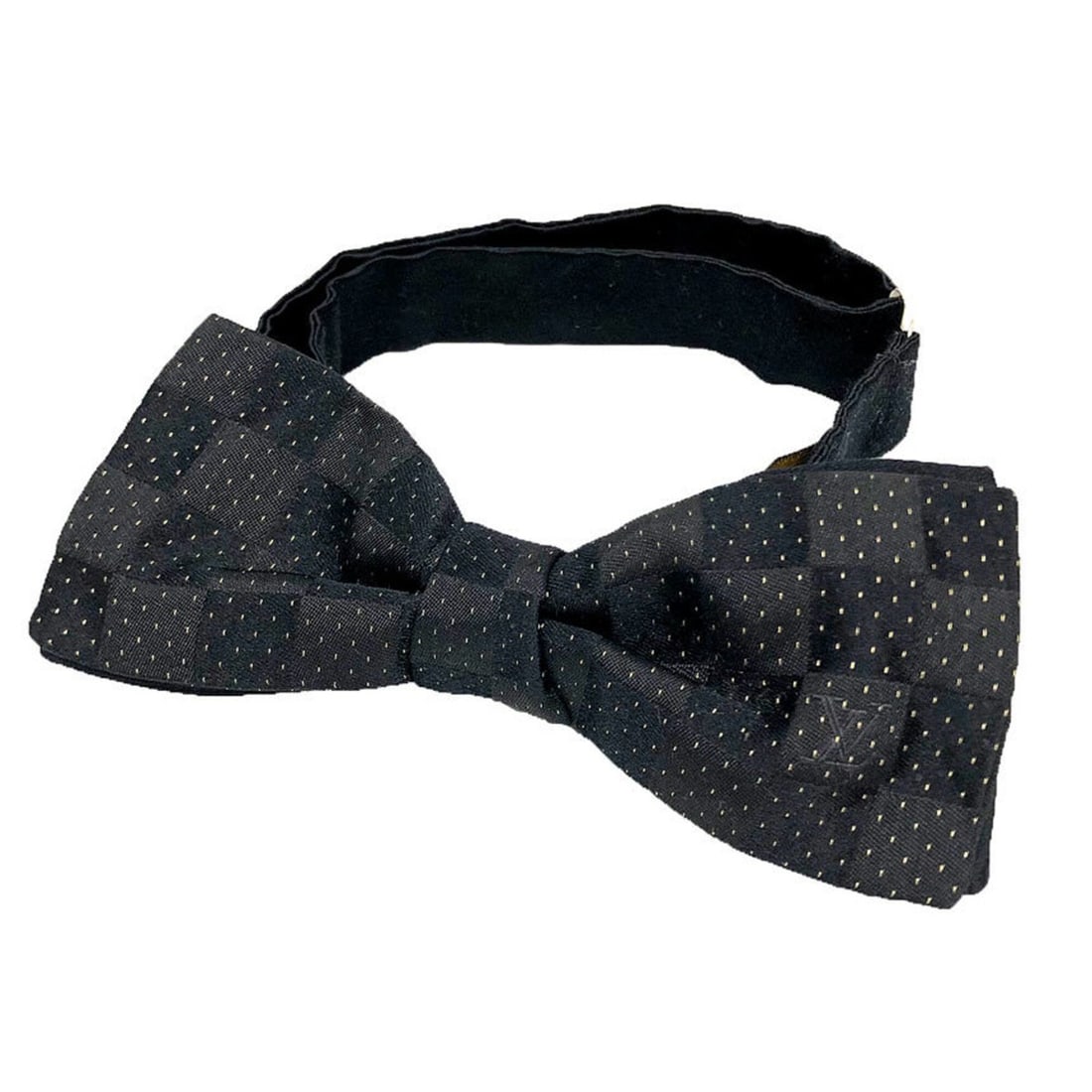 LOUIS VUITTON Louis Vuitton Bow Tie M74722 Damier Dot Silk Black Men's: --- Catalog ---Category: SizeWidth: 5cm / 1.96''Total Length: 12cm / 4.72''Category: DesignType: Bow tieColor: BlackGender: MenMaterial: Silk 97%, Metal 3%Category: GeneralBrand: Louis VuittonCountry 