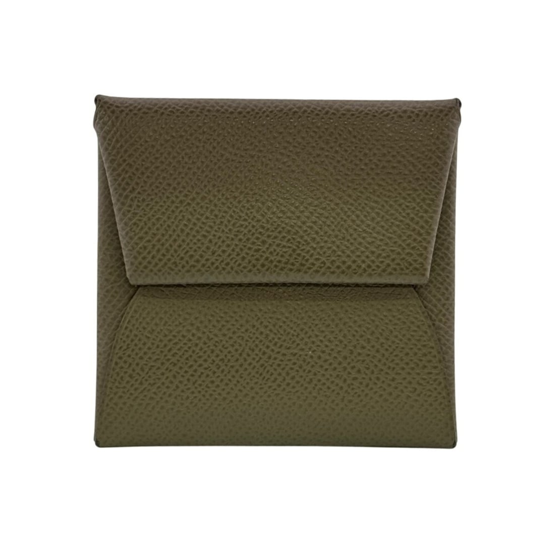 HERMES Bastia Coin Purse Wallet, Beige: --- Catalog ---Category: SizeSize (HxWxD): 8cm x 8.5cm / 3.14'' x 3.34''Category: DesignType: Coin purse/coin caseColor: Etoupe grayGender: UnisexMaterial: Epsom leather Category: GeneralLine: BastiaB
