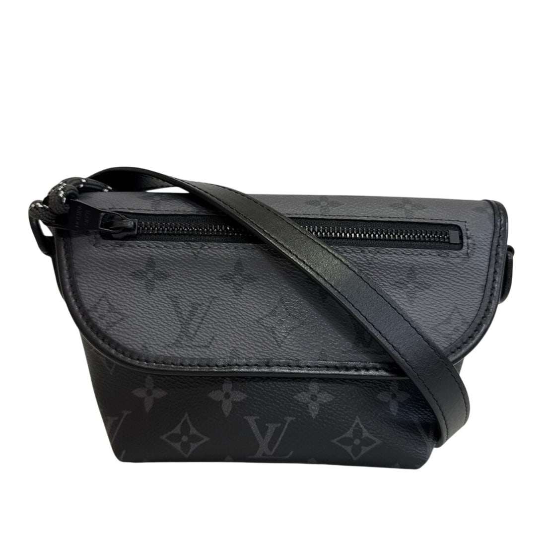 LOUIS VUITTON M12636 Pulse Wearable Wallet Pochette Smartphone Shoulder Bag, Monogram Eclipse, Black: --- Catalog ---Category: SizeSize (HxWxD): 14cm x 15cm x 5.5cm / 5.51'' x 5.9'' x 2.16''Strap Length: 116cm / 45.66''Category: DesignType: Pochette, Shoulder bagColor: Black, Monogram EclipseGender: M