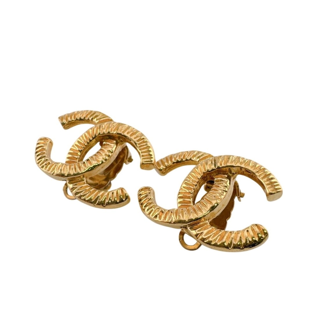 CHANEL 93P Coco Mark Earrings, Gold: --- Catalog ---Category: DesignType: Clip earringsColor: GoldGender: WomenMaterial: Gold platingCategory: GeneralBrand: Chanel--- Item List ---Section: ConditionRanking: Rank AB Used - Traces of usage