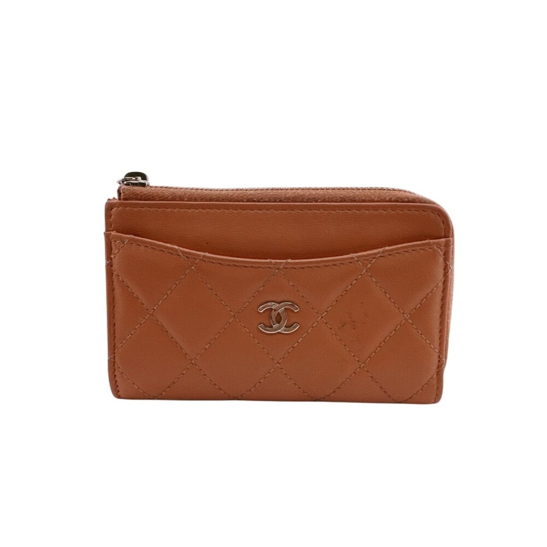 CHANEL Fragment Case Matelassé Wallet Orange: --- Catalog ---Category: SizeSize (HxWxD): 8.5cm x 13cm / 3.34'' x 5.11''Category: DesignType: Coin purse/coin caseColor: OrangeGender: WomenCategory: GeneralMPN: NXP1XH3ABrand: Chanel--- Item List --