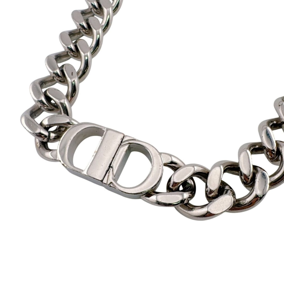 Christian Dior Dior CD ICON Chain Link Necklace, Silver: --- Catalog ---Category: SizeNeck Circumference: 47.6 cm / 18.74''Category: DesignColor: SilverGender: MenMaterial: SilverNecklace Type: Neck chainCategory: GeneralBrand: Christian Dior--- Item List -