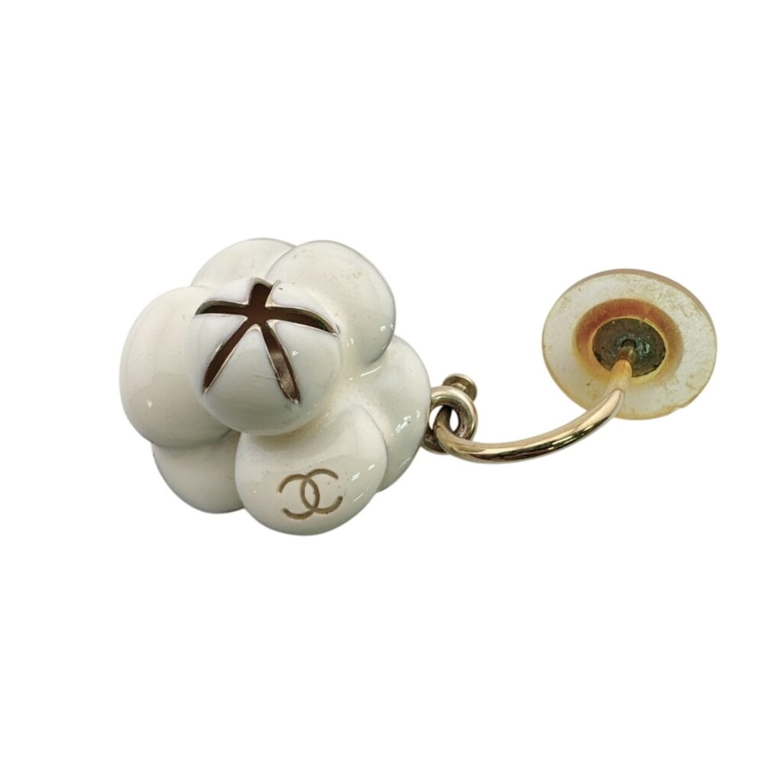 CHANEL Camellia Earring, Flower, Spring 2002 Collection, Single White: --- Catalog ---Category: SizeSize (HxWxD): 40.00mm x 23.00mm / 1.57'' x 0.91''Category: DesignType: Stud earringsColor: WhiteGender: WomenMaterial: MetalCategory: GeneralBrand: Chanel--- Item List ---