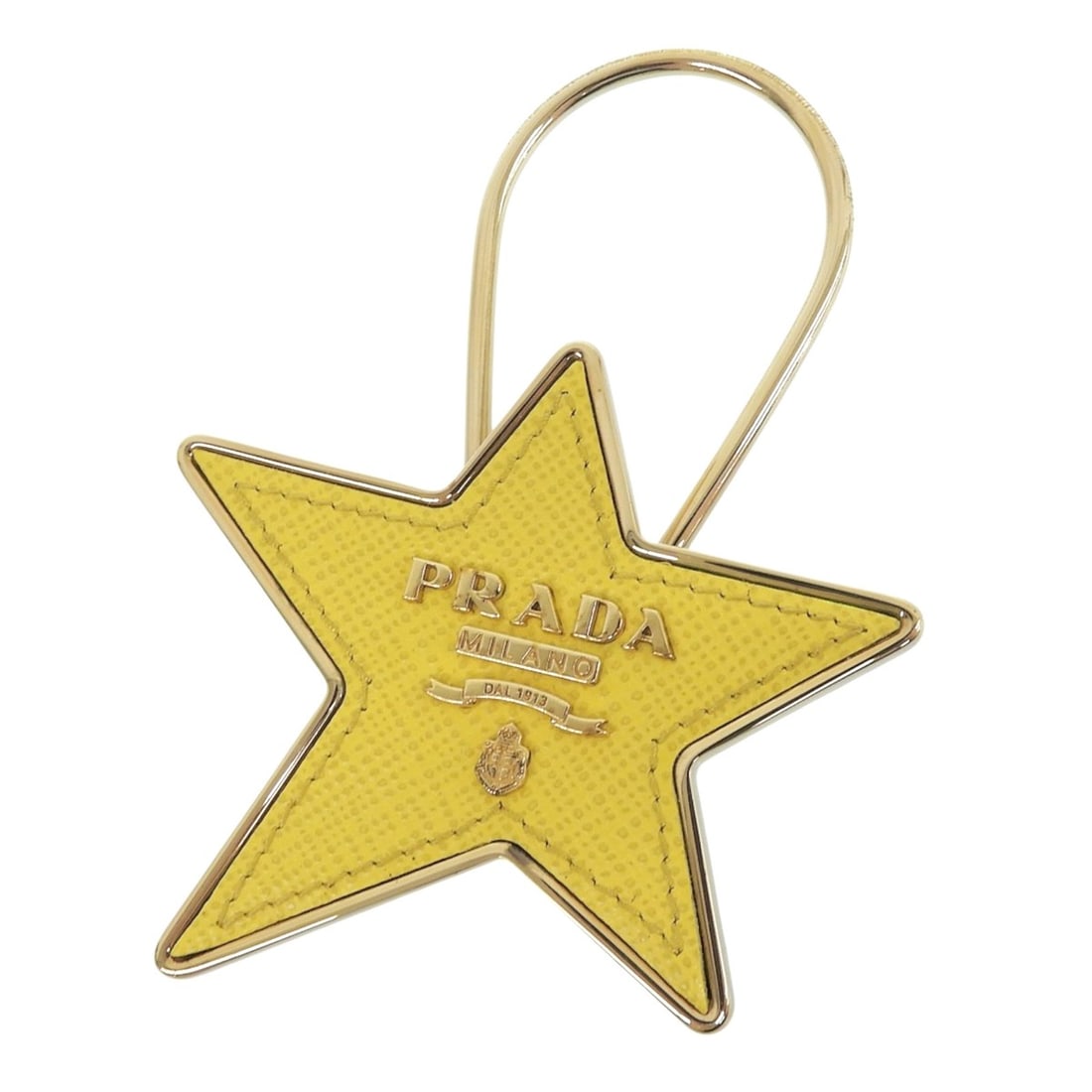 PRADA 1PP049 Saffiano Leather GP Star Logo Keyring Keychain Charm Yellow Gold Made in Italy Women's: --- Catalog ---Category: SizeSize (HxWxD): 9.2cm x 6.5cm / 3.62'' x 2.55''Category: DesignType: KeyringColor: Gold, YellowGender: WomenMaterial: LeatherLeather/Fur Type: Saffiano leatherCategory: Gene