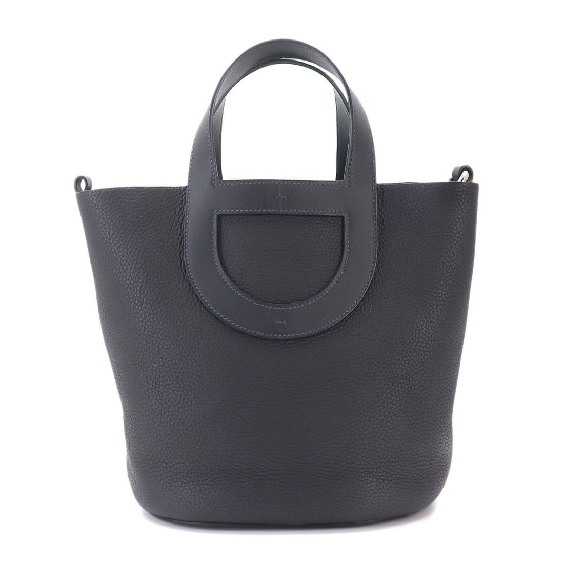 Hermes In the Loop 23 Handbag, Taurillon Clemence Swift Leather, Caban, U Stamp, Silver Hardware.: --- Catalog ---Category: SizeWeight: 560g / 1.23lb.Size (HxWxD): 24cm x 22cm x 15cm / 9.44'' x 8.66'' x 5.9''Handle Length: 27cm / 10.62''Category: DesignType: HandbagGender: WomenMaterial: Taurillon 