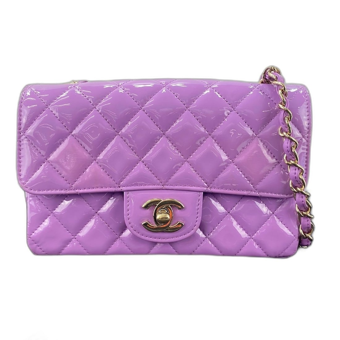 Chanel Mini Matelassé Shoulder Bag, Enamel, Purple: --- Catalog ---Category: SizeSize (HxWxD): 13cm x 19cm x 6cm / 5.11'' x 7.48'' x 2.36''Category: DesignType: Shoulder bagColor: PurpleGender: WomenMaterial: Leather Leather/Fur Type: Enamel LeatherCat