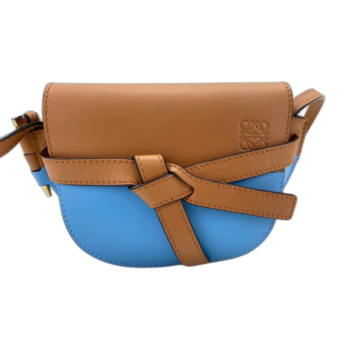 Loewe Mini Gate Bag Shoulder Leather Brown: --- Catalog ---Category: SizeSize (HxWxD): 10cm x 14cm x 9cm / 3.93'' x 5.51'' x 3.54''Category: DesignType: Shoulder bagColor: BrownGender: WomenMaterial: Leather Category: GeneralBrand: Loewe---