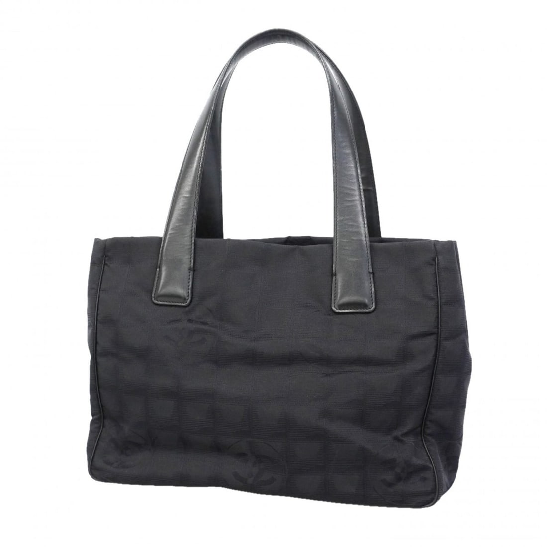 Chanel New Travel Nylon Tote Bag, Black, Women's P3297267: --- Catalog ---Category: SizeSize (HxWxD): 22cm x 29cm x 12cm / 8.66'' x 11.41'' x 4.72''Category: DesignType: Tote bagColor: BlackGender: WomenMaterial: Nylon Hardware Color: GoldCategory: GeneralBra