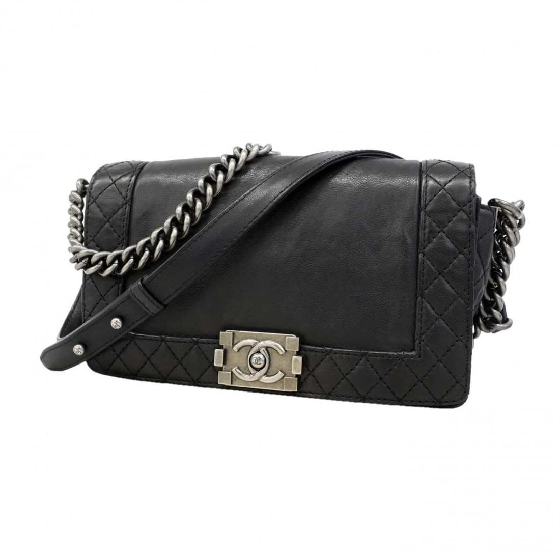 Chanel Boy Chain Shoulder Bag, Calfskin, Black, Women's, P3256058: --- Catalog ---Category: SizeSize (HxWxD): 15cm x 25cm x 8cm / 5.9'' x 9.84'' x 3.14''Category: DesignType: Shoulder bagColor: BlackGender: WomenMaterial: Leather Hardware Color: SilverLeather/Fur Typ