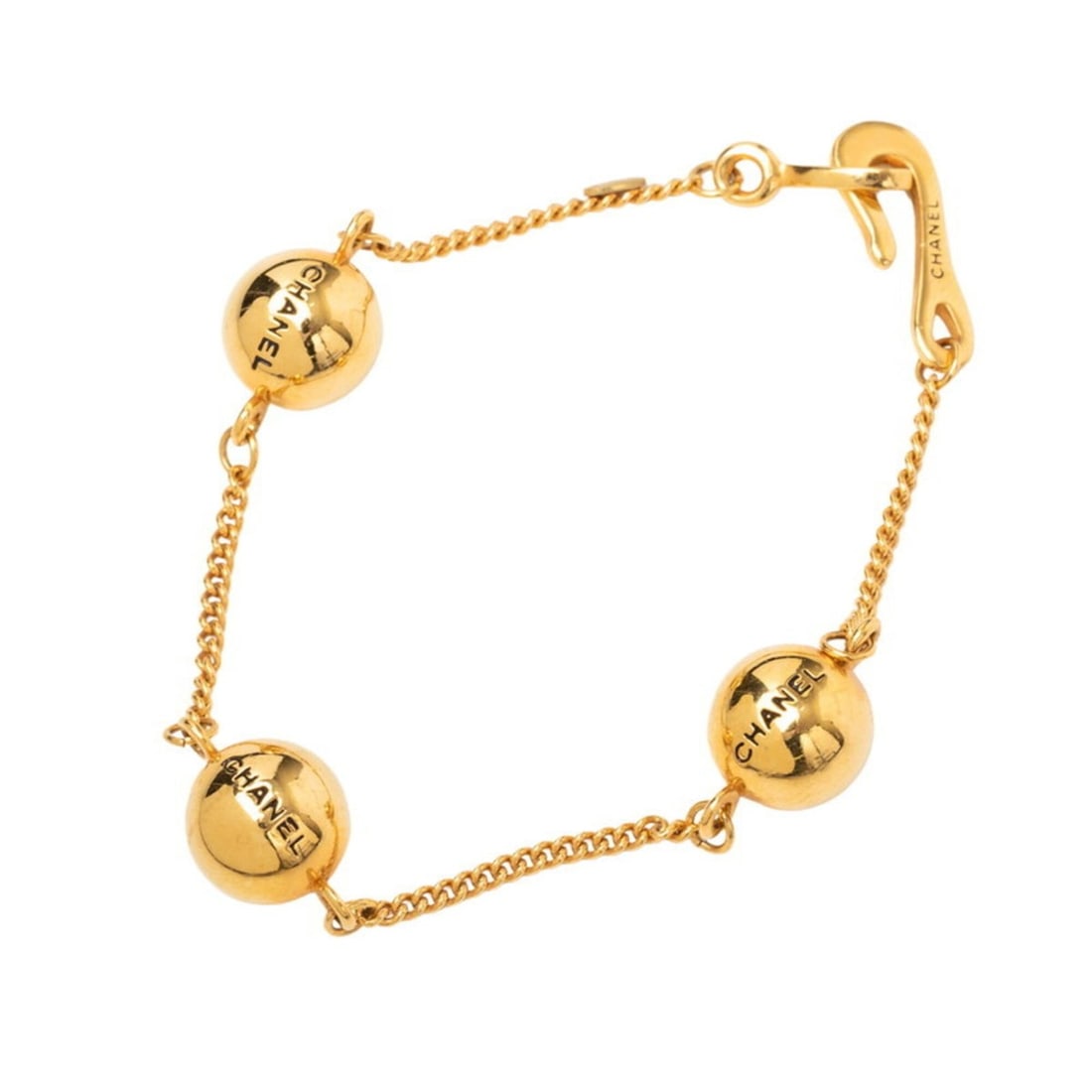 Chanel Logo Ball Bracelet, Gold Plated, Women's CHANEL: --- Catalog ---Category: SizeLength: 16.5cm / 6.49''Category: DesignType: Charm braceletColor: GoldGender: WomenCategory: GeneralBrand: Chanel--- Item List ---Section: ConditionRanking: Rank AB Used -