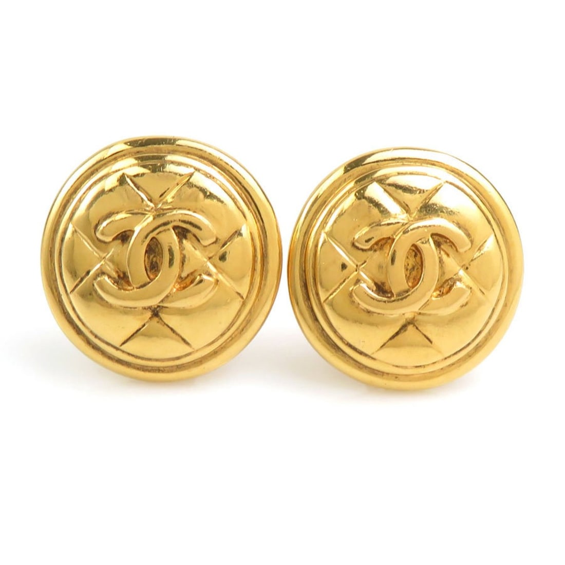 Chanel earrings, Coco Mark design, metal, gold, women's, e62073k: --- Catalog ---Category: SizeSize (HxWxD): 30.00mm x 30.00mm / 1.18'' x 1.18''Category: DesignType: Clip earringsColor: GoldGender: WomenMaterial: MetalCategory: GeneralBrand: ChanelCountry of Origin: