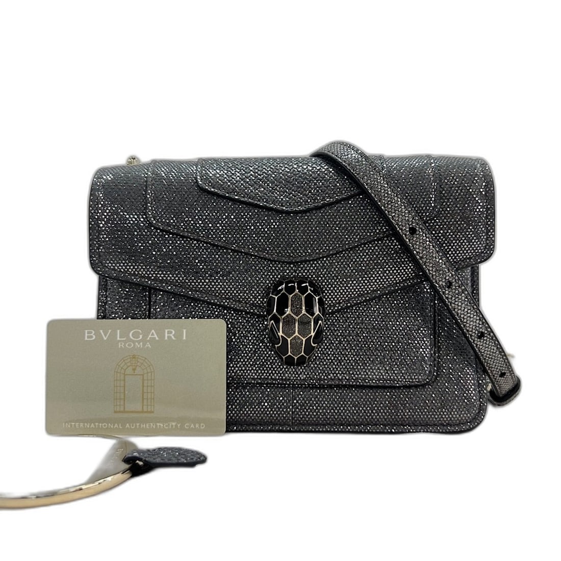 Bulgari BVLGARI Serpenti Forever Snakehead Shoulder Bag Silver: --- Catalog ---Category: SizeSize (HxWxD): 13cm x 19cm x 7cm / 5.11'' x 7.48'' x 2.75''Category: DesignType: Shoulder bagColor: SilverGender: WomenCategory: GeneralBrand: Bvlgari--- Item List ---Secti