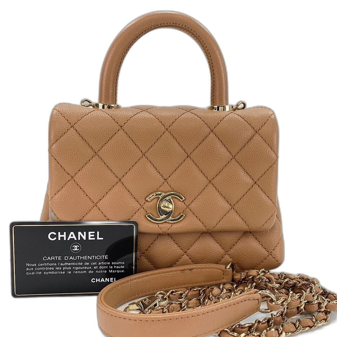 Chanel Matelassé handbag, brown: --- Catalog ---Category: SizeHandle Drop: 6.00cm / 2.36''Size (HxWxD): 14cm x 18cm x 9cm / 5.51'' x 7.08'' x 3.54''Strap Length: 120cm / 47.24''Category: DesignType: HandbagColor: BrownGender: