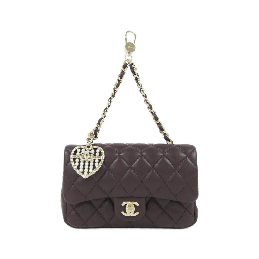 Chanel AP4760 Accessory Bag Charm: --- Catalog ---Category: SizeSize (HxWxD): 80.00mm x 120.00mm x 30.00mm / 3.15'' x 4.72'' x 1.18''Category: DesignType: Handbag charmColor: BrownGender: WomenMaterial: LeatherLeather/Fur Type: