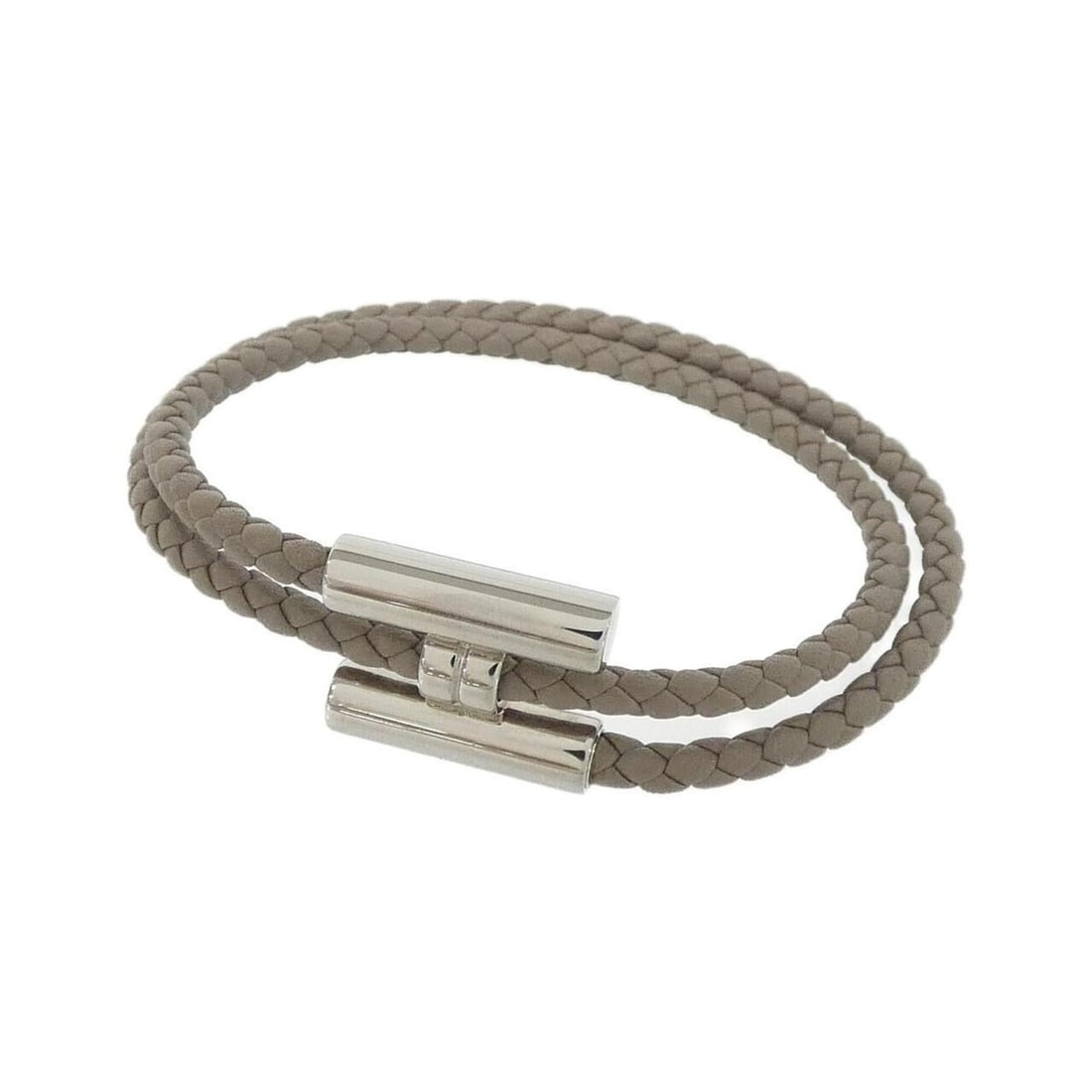 Hermes Tourni Tresse 068406FP Bracelet: --- Catalog ---Category: SizeLength: 18cm / 7.08''Category: DesignType: Charm braceletColor: Gris TourterelleGender: Women,MenMaterial: Swift leatherCategory: GeneralMPN: 068406FPBrand: Hermes--- Item