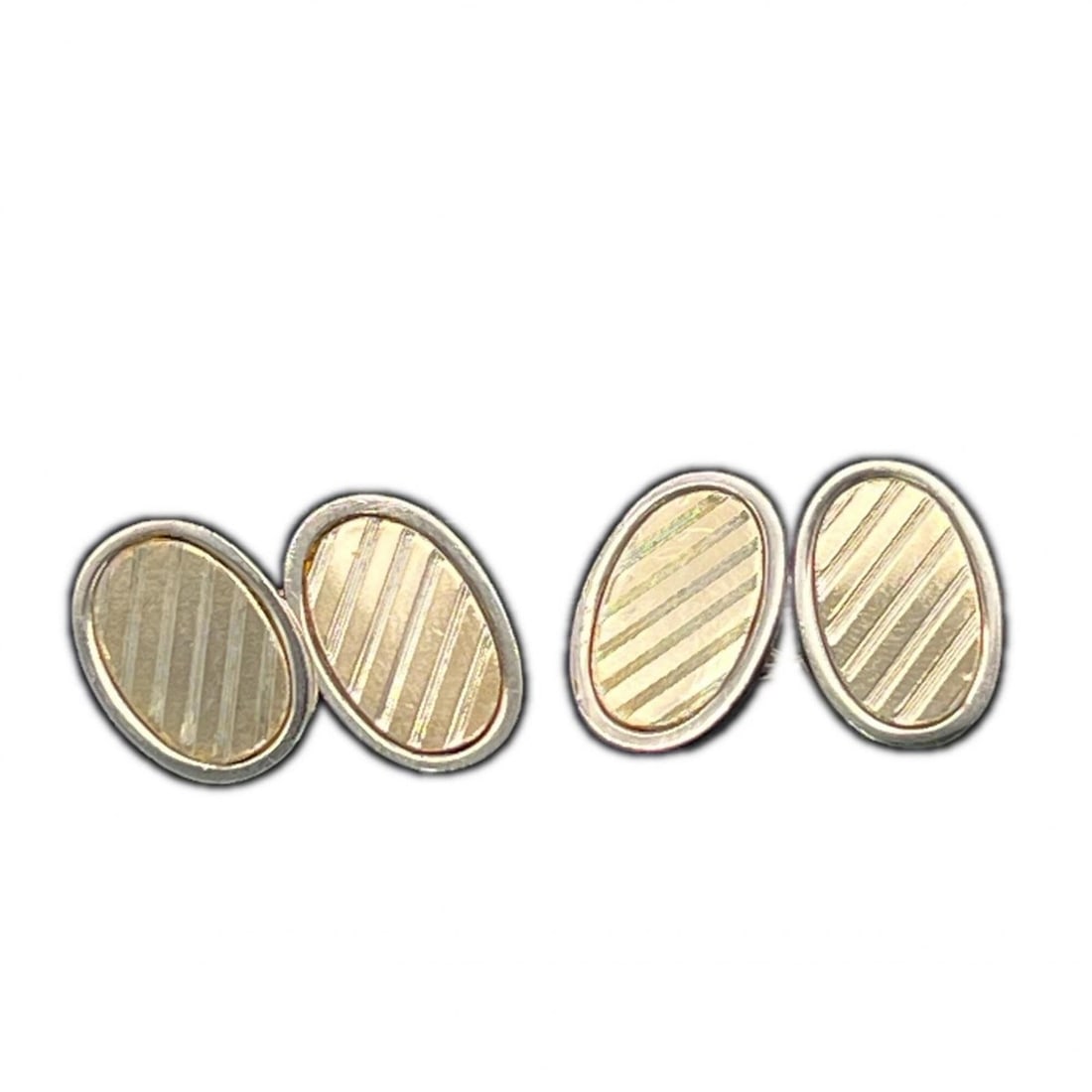 TIFFANY&Co. Double Oval Chain Cufflinks SV925 - Silver Gold Men's: --- Catalog ---Category: SizeWeight: 10g / 0.35oz.Size (HxWxD): 15.00mm x 20.00mm / 0.59'' x 0.79''Category: DesignType: CufflinksGender: MenMaterial: Silver 925Category: GeneralBrand: Tiffany--- Item