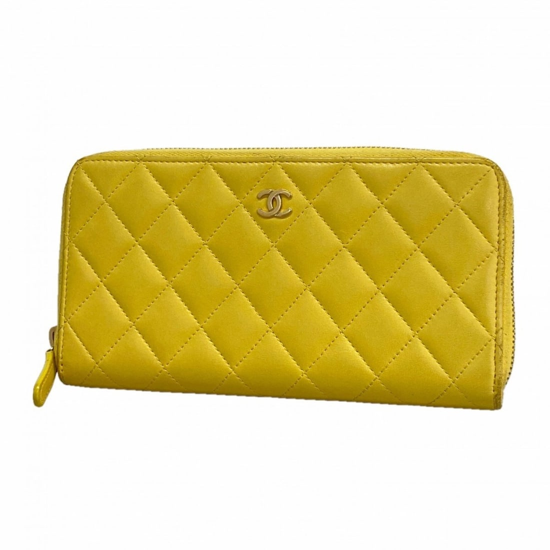 Chanel long wallet, Matelassé, lambskin, yellow champagne, women's.: --- Catalog ---Category: SizeSize (HxWxD): 10.5cm x 19cm x 2cm / 4.13'' x 7.48'' x 0.78''Category: DesignType: Long wallet (bi-fold)Color: YellowGender: WomenMaterial: Leather Leather/Fur Type: Lambsk