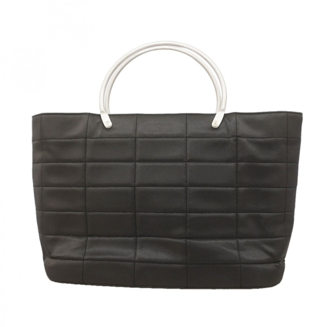 Chanel handbag, chocolate bar design, nylon, black, women's.: --- Catalog ---Category: SizeSize (HxWxD): 19.5cm x 27cm x 9cm / 7.67'' x 10.62'' x 3.54''Category: DesignType: HandbagColor: BlackGender: WomenMaterial: Nylon Hardware Color: SilverCategory: GeneralB