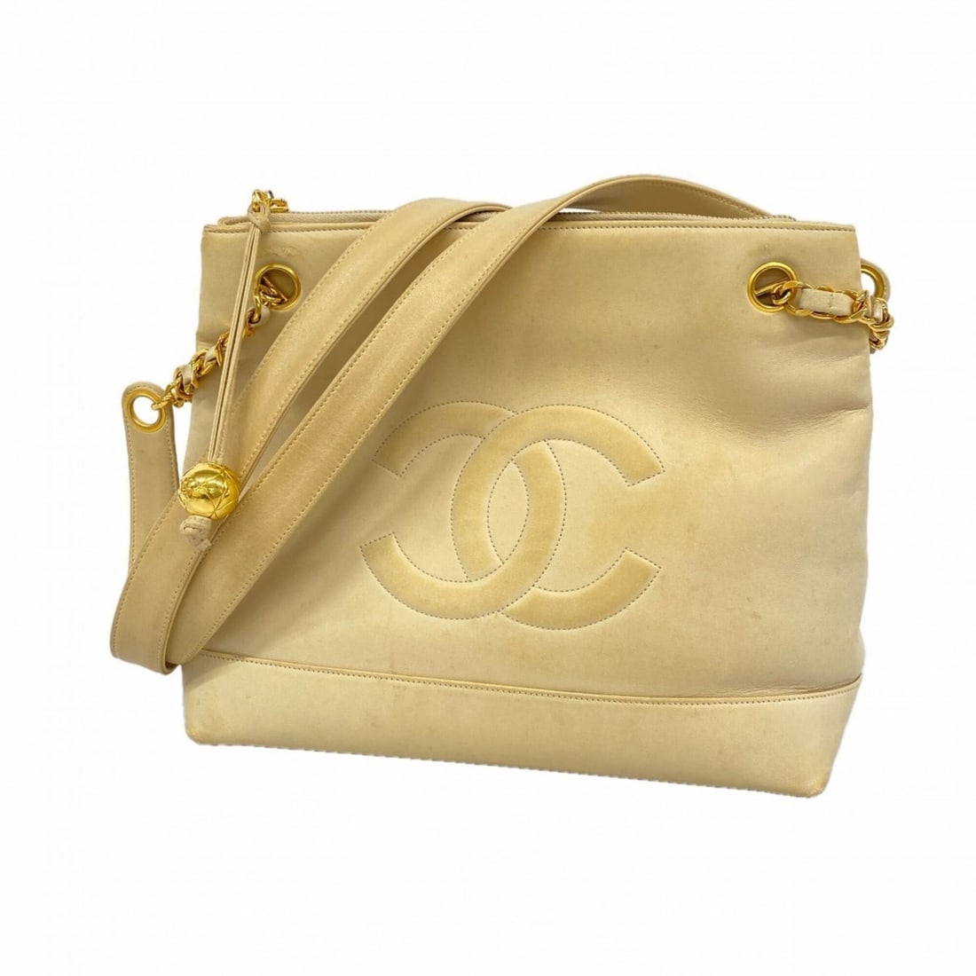 Chanel Shoulder Bag, Chain Shoulder, Leather, Beige, Women's: --- Catalog ---Category: SizeSize (HxWxD): 25cm x 28.5cm x 12.5cm / 9.84'' x 11.22'' x 4.92''Category: DesignType: Shoulder bagColor: BeigeGender: WomenMaterial: Leather Hardware Color: GoldCategory: 