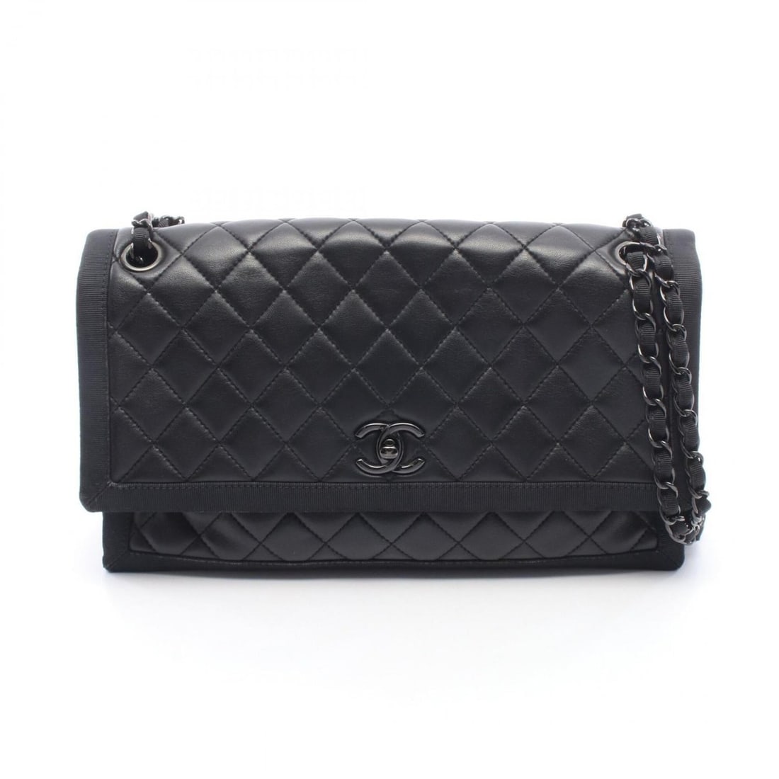Chanel Matelassé Shoulder Bag/Handbag, Lambskin Leather and Canvas, Women's, Black: --- Catalog ---Category: SizeSize (HxWxD): 18.5cm x 30.5cm / 7.28'' x 12''Category: DesignType: Handbag, Shoulder bagColor: BlackGender: WomenMaterial: Canvas , Leather Leather/Fur Type: LambskinCateg