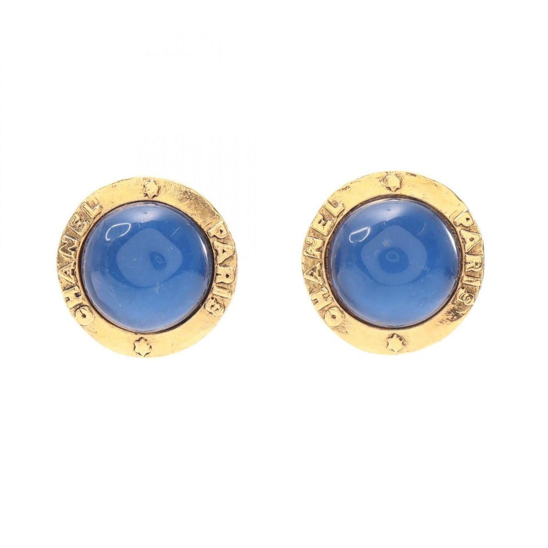 Chanel Gripoix Round Earrings, Gold Plated (GP), Glass, Women's, Gold/Blue Tones: --- Catalog ---Category: SizeSize (HxWxD): 31.00mm x 31.00mm / 1.22'' x 1.22''Category: DesignType: Clip earringsColor: GoldGender: WomenMaterial: Glass, Gold platingStone Color: BlueCategory: General
