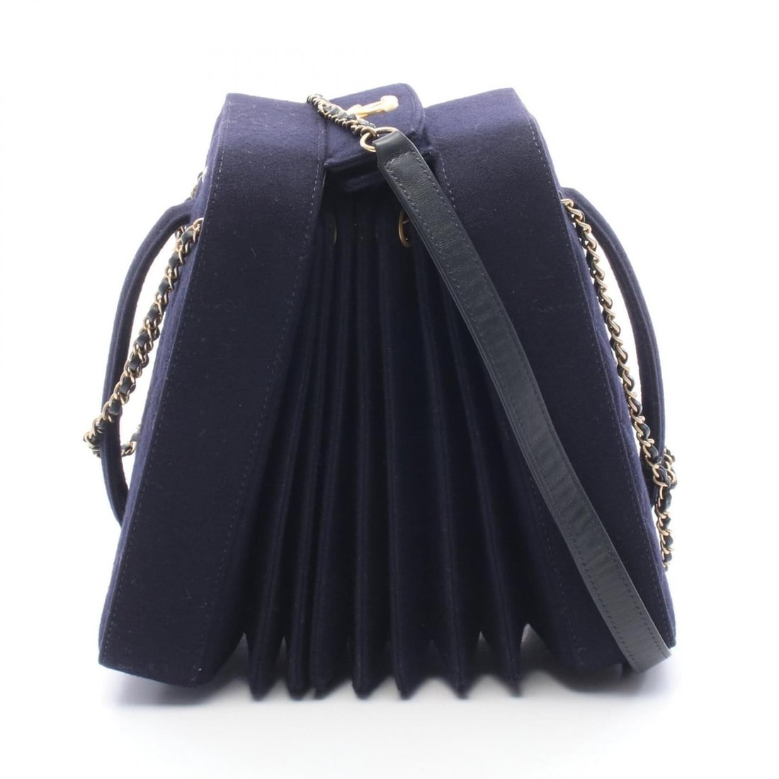 Chanel Accordion Shoulder Bag/Handbag, Wool, Women's, Navy: --- Catalog ---Category: SizeSize (HxWxD): 20cm x 21.5cm x 13cm / 7.87'' x 8.46'' x 5.11''Category: DesignType: Handbag, Shoulder bagColor: NavyGender: WomenMaterial: Wool Category: GeneralBrand: Chan