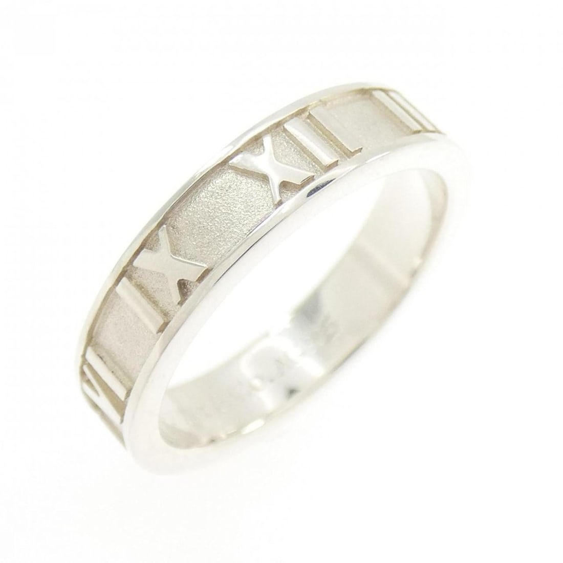 Tiffany Atlas Ring: --- Catalog ---Category: SizeJP Size: 9US Size: 5Category: DesignType: Band ringGender: WomenMaterial: Silver 925Category: GeneralBrand: Tiffany--- Item List ---Section: ConditionRanking: Rank SA