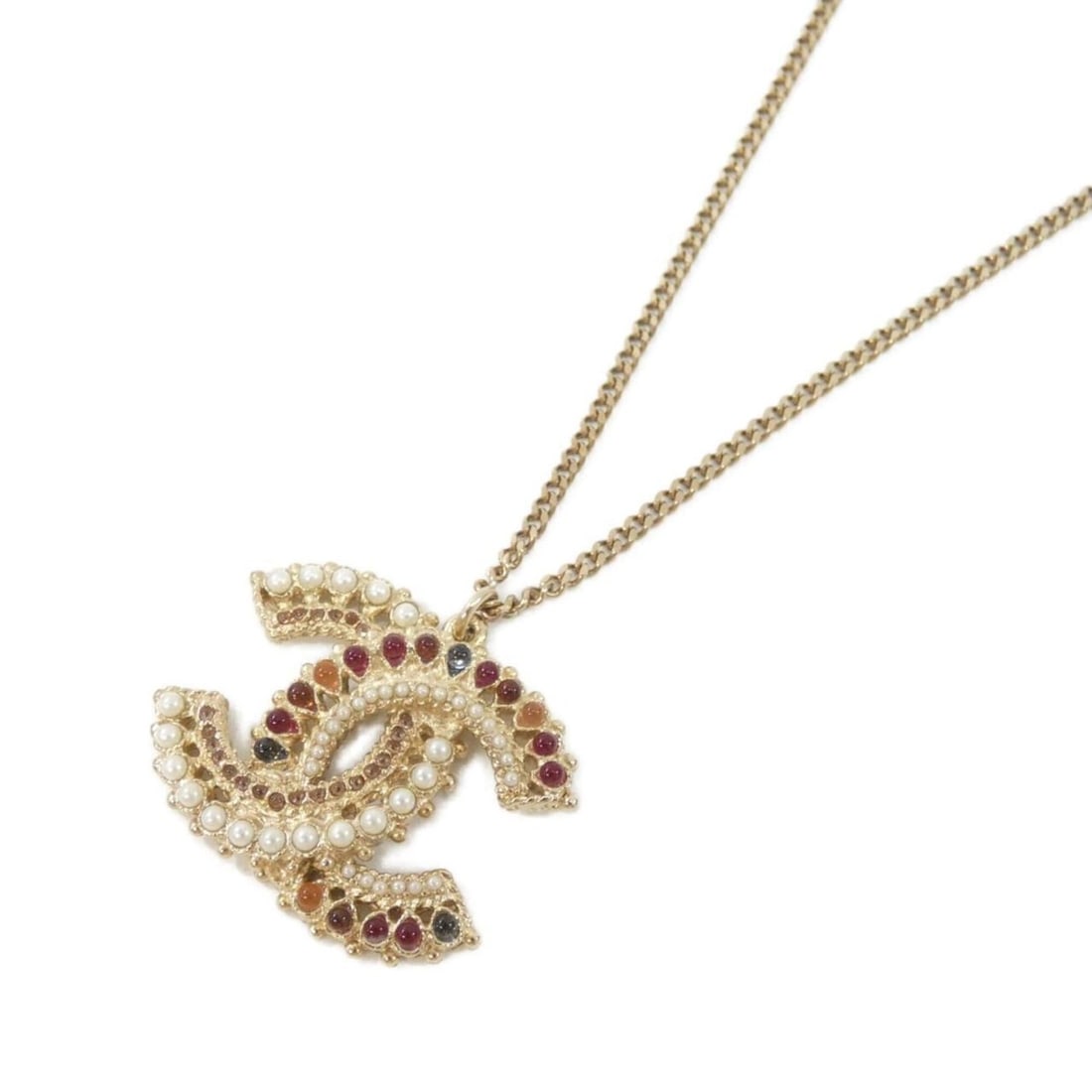 Chanel necklace: --- Catalog ---Category: SizePendant Size: 28mm x 33mm / 1.1'' x 1.29''Neck Circumference: 42 cm - 60 cm / 16.53'' - 23.62''Category: DesignColor: Multi-color, WhiteGender: WomenNecklace Type: Necklac