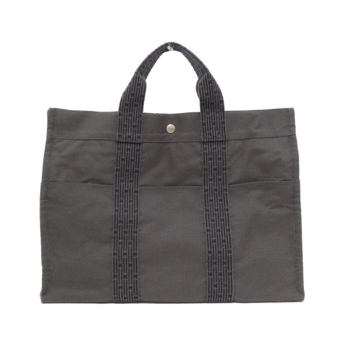 Hermes Herline MM 100951M Handbag: --- Catalog ---Category: SizeSize (HxWxD): 33cm x 43cm x 11cm / 12.99'' x 16.92'' x 4.33''Category: DesignType: HandbagColor: BlackGender: WomenMaterial: Canvas Hardware Color: SilverCategory: