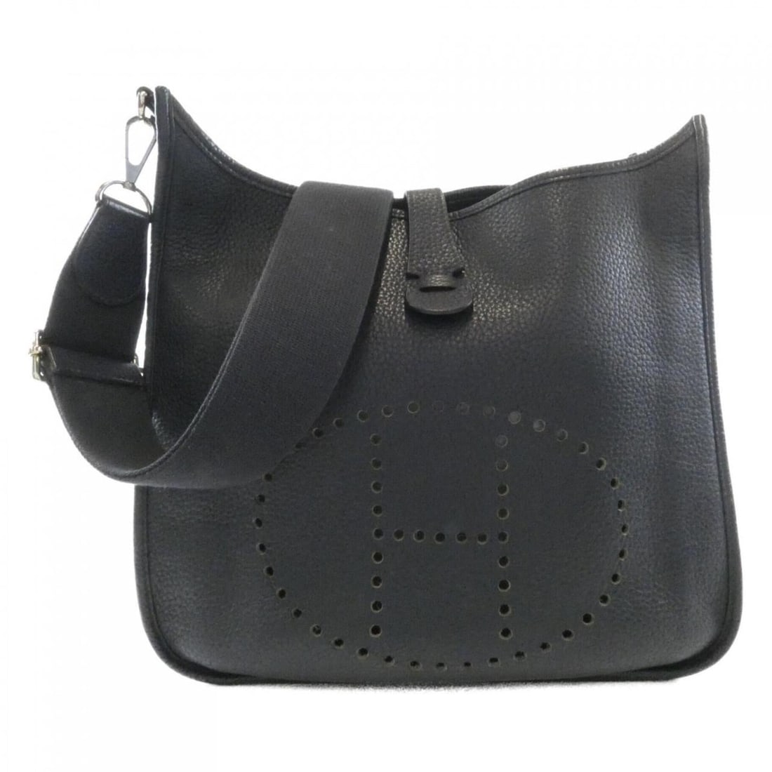 Hermes Evelyne 3 GM 056275CK Shoulder Bag: --- Catalog ---Category: SizeSize (HxWxD): 32cm x 30cm x 9cm / 12.59'' x 11.81'' x 3.54''Category: DesignType: Shoulder bagColor: BlueGender: WomenMaterial: Taurillon clemence leather Hardware Color: 