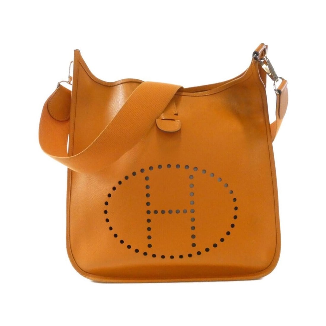 Hermes Evelyne GM 041029CK Shoulder Bag: --- Catalog ---Category: SizeSize (HxWxD): 28cm x 29cm x 8cm / 11.02'' x 11.41'' x 3.14''Category: DesignType: Shoulder bagColor: OrangeGender: WomenMaterial: Epsom leather Hardware Color: SilverCateg